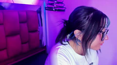 Snapshot of sophievv chatting on 04-30-26, 09:19 Sophie online show from 04-30-26, 09:19