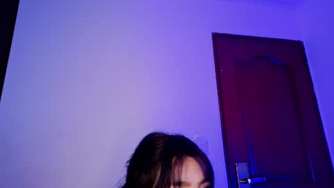 Snapshot of sophievv chatting on 05-29-26, 07:01 Sophie online show from 05-29-26, 07:01