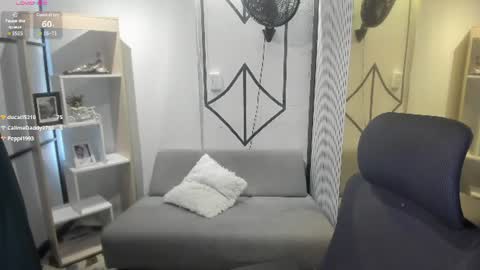 Snapshot of sophiewatson_ chatting on 06-27-26, 01:17 sophiewatson_ online show from 06-27-26, 01:17