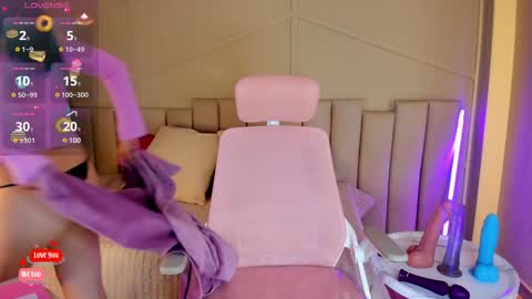 Snapshot of sophiiaamiller chatting on 02-05-25, 07:39 Sophia online show from 02-05-25, 07:39