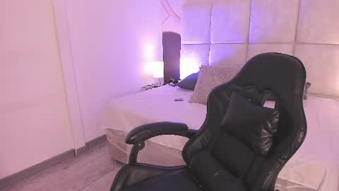 Snapshot of sophiie_rosee chatting on 06-17-26, 07:15 sophiie_rosee online show from 06-17-26, 07:15