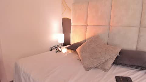 Snapshot of sophiie_rosee chatting on 07-21-26, 08:33 sophiie_rosee online show from 07-21-26, 08:33