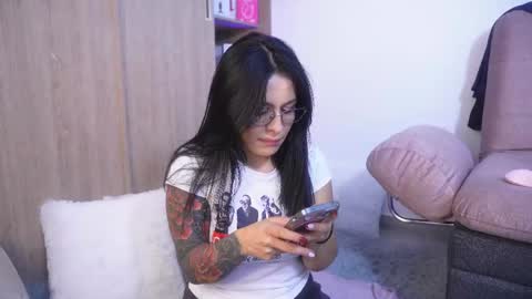 Sophiie online show from 12-18-25, 08:59