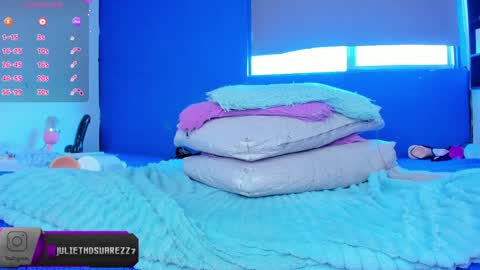 Snapshot of sophiiegreenn chatting on 01-02-25, 01:40 Julieth online show from 01-02-25, 01:40