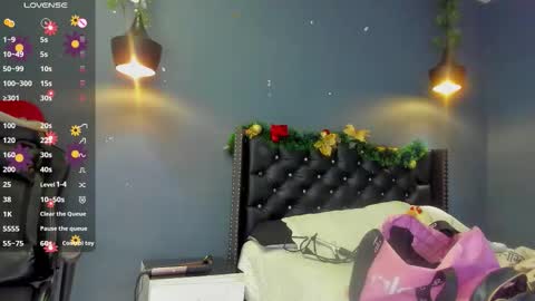 Sophie Taylor online show from 12-17-25, 11:16