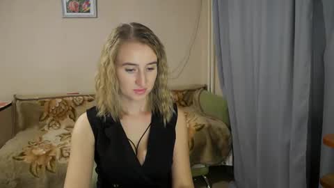 Snapshot of sophilorens chatting on 12-29-24, 08:04 Sophi online show from 12-29-24, 08:04