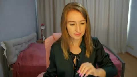 Snapshot of sophilorens chatting on 06-14-26, 11:56 Sophi online show from 06-14-26, 11:56