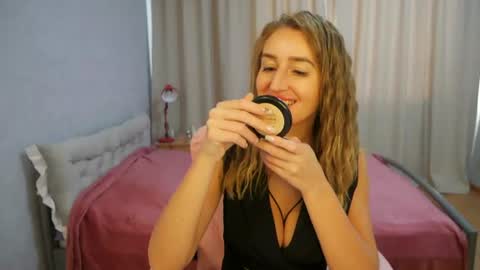 Sophi online show from 07-25-26, 08:45