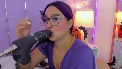 Sophy online show from 10-18-25, 12:06