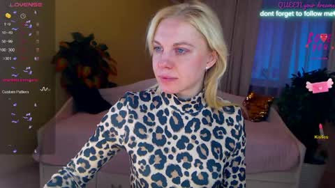 Lisa online show from 03-17-26, 01:43