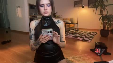 Kira online show from 05-17-26, 12:19