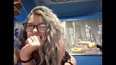 Snapshot of soulfuljourney chatting on 10-26-25, 04:18 Soulful online show from 10-26-25, 04:18