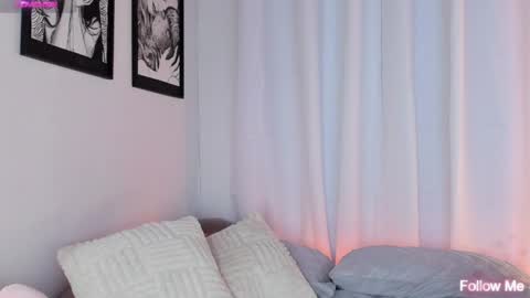 Snapshot of soy_iris chatting on 12-18-24, 01:59 Irisita online show from 12-18-24, 01:59