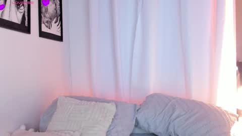 Snapshot of soy_iris chatting on 02-15-25, 02:37 Irisita online show from 02-15-25, 02:37