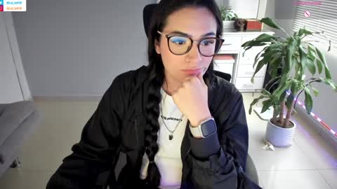 Luisa    online show from 01-07-25, 09:35