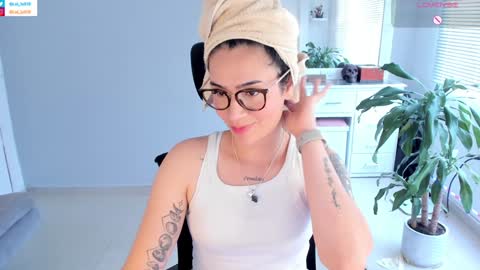 Luisa    online show from 01-20-25, 07:25