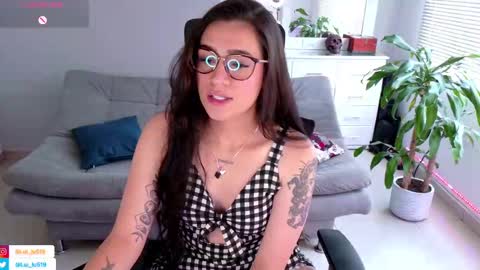 Luisa    online show from 02-09-25, 09:06