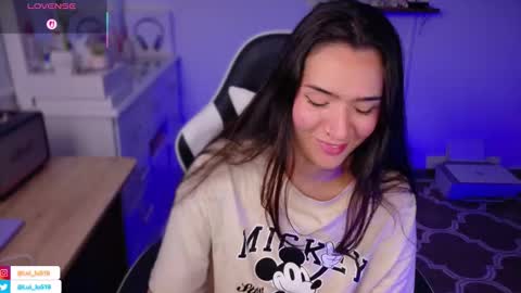 Luisa    online show from 12-14-25, 08:57