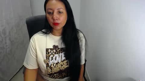 Snapshot of soyelena46 chatting on 05-18-26, 01:50 soy Elena online show from 05-18-26, 01:50