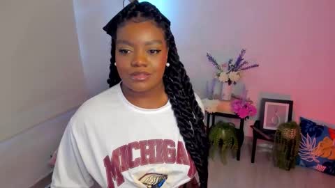 Snapshot of soymaria___ chatting on 10-06-25, 10:07 Maria online show from 10-06-25, 10:07