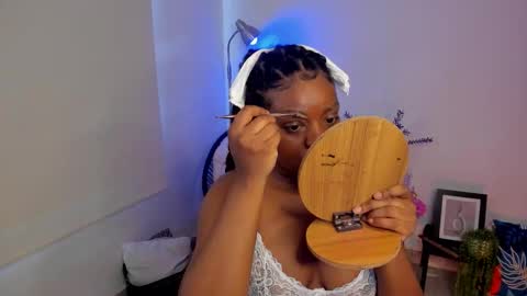 Snapshot of soymaria___ chatting on 10-10-25, 04:06 Maria online show from 10-10-25, 04:06