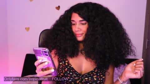 Snapshot of soytropicalfruit chatting on 12-17-24, 08:45 You want to talk to me more personal follow me in My Channel VIP 50 the discount online show from 12-17-24, 08:45