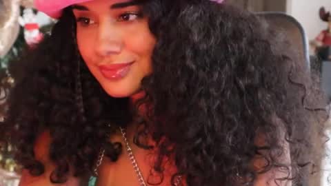 Snapshot of soytropicalfruit chatting on 12-26-24, 09:47 You want to talk to me more personal follow me in My Channel VIP 50 the discount online show from 12-26-24, 09:47