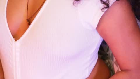 Snapshot of soytropicalfruit chatting on 02-04-25, 05:53 You want to talk to me more personal follow me in My Channel VIP 50 the discount online show from 02-04-25, 05:53