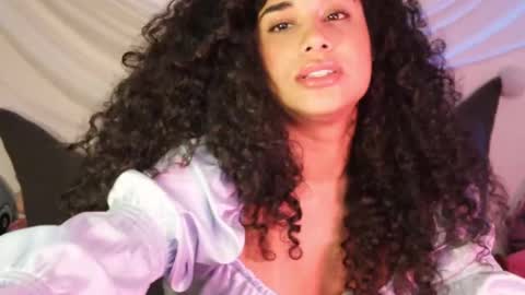 Snapshot of soytropicalfruit chatting on 03-11-25, 06:00 You want to talk to me more personal follow me in My Channel VIP 50 the discount online show from 03-11-25, 06:00
