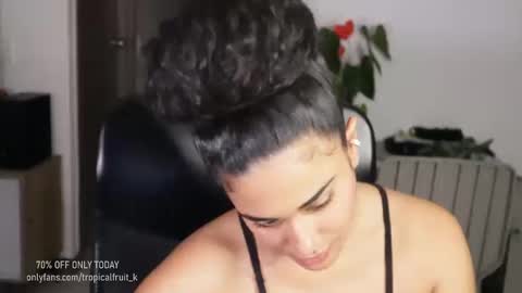Snapshot of soytropicalfruit chatting on 09-12-25, 11:48 You want to talk to me more personal follow me in My Channel VIP 50 the discount online show from 09-12-25, 11:48