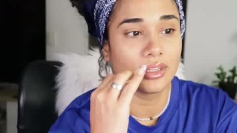 Snapshot of soytropicalfruit chatting on 09-25-25, 12:14 You want to talk to me more personal follow me in My Channel VIP 50 the discount online show from 09-25-25, 12:14