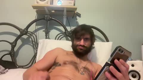 Snapshot of spacecase843 chatting on 01-27-25, 05:58 TrndSettrz online show from 01-27-25, 05:58