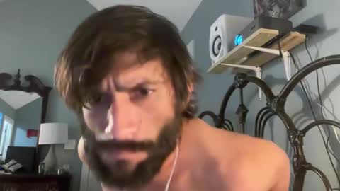 Snapshot of spacecase843 chatting on 02-03-25, 11:26 TrndSettrz online show from 02-03-25, 11:26