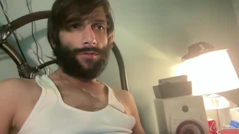 Snapshot of spacecase843 chatting on 02-08-25, 07:37 TrndSettrz online show from 02-08-25, 07:37