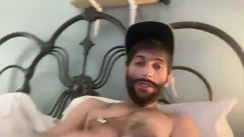 Snapshot of spacecase843 chatting on 02-09-25, 06:54 TrndSettrz online show from 02-09-25, 06:54