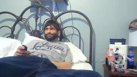 Snapshot of spacecase843 chatting on 03-09-25, 11:35 TrndSettrz online show from 03-09-25, 11:35