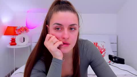 Snapshot of spacelady_ chatting on 03-10-26, 01:27 Julia online show from 03-10-26, 01:27