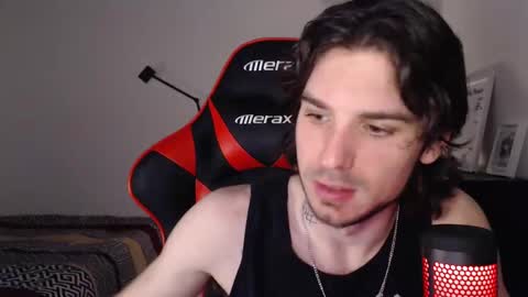 Snapshot of spangy19 chatting on 12-25-24, 12:27 Anthony online show from 12-25-24, 12:27