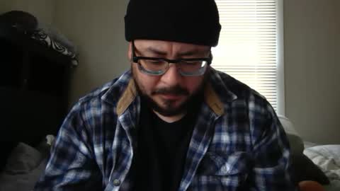 Snapshot of sparehamster chatting on 11-03-25, 03:46 sparehamster online show from 11-03-25, 03:46