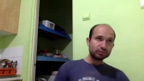 Snapshot of sparei7 chatting on 06-15-26, 10:01 Snaiky online show from 06-15-26, 10:01