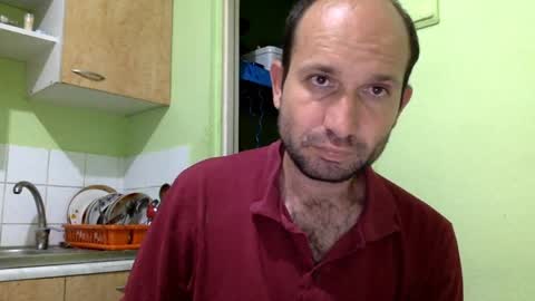 Snapshot of sparei7 chatting on 06-17-26, 10:10 Snaiky online show from 06-17-26, 10:10