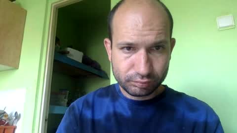 Snapshot of sparei7 chatting on 07-09-26, 08:29 Snaiky online show from 07-09-26, 08:29