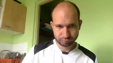Snapshot of sparei7 chatting on 07-10-26, 10:07 Snaiky online show from 07-10-26, 10:07
