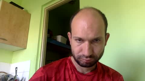 Snapshot of sparei7 chatting on 07-14-26, 10:43 Snaiky online show from 07-14-26, 10:43
