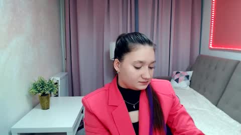 Snapshot of sparkling_starlet67 chatting on 02-07-26, 01:26 Ilona online show from 02-07-26, 01:26