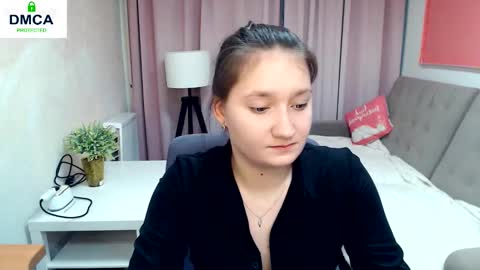 Snapshot of sparkling_starlet67 chatting on 02-12-26, 10:32 Ilona online show from 02-12-26, 10:32