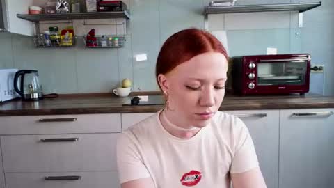 Snapshot of sparky_fox chatting on 06-13-26, 01:14 Nika online show from 06-13-26, 01:14