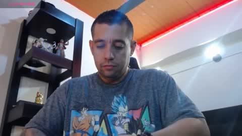 Snapshot of spartacus_cam chatting on 12-11-24, 05:00 online show from 12-11-24, 05:00