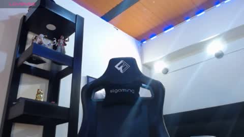 Snapshot of spartacus_cam chatting on 12-12-24, 06:14 online show from 12-12-24, 06:14