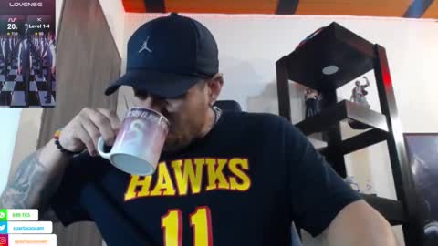 Snapshot of spartacus_cam chatting on 01-12-25, 05:45 online show from 01-12-25, 05:45